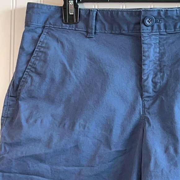Eddie Bauer Flat Front Blue Bermuda Shorts With Side Slat Pockets Size 12 - Picture 2 of 10